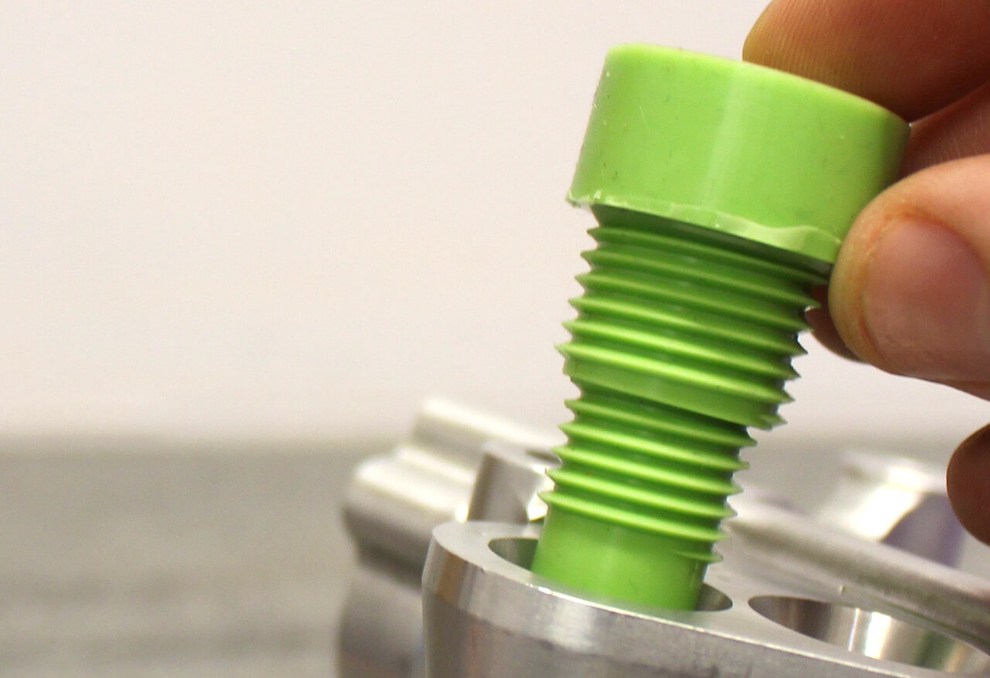 F20 Threading replica