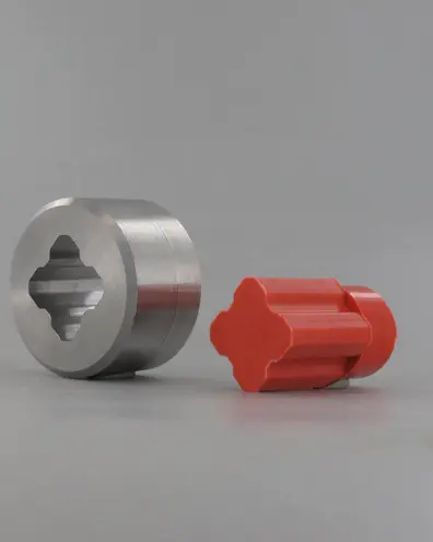 Protection sur mesure créée avec le F65