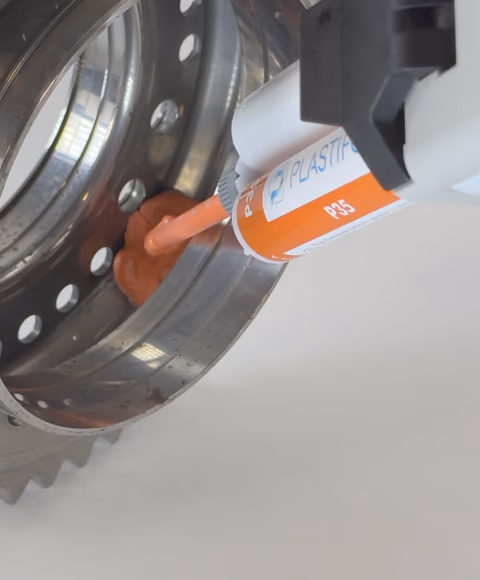 已装夹待测的 P35 复制品