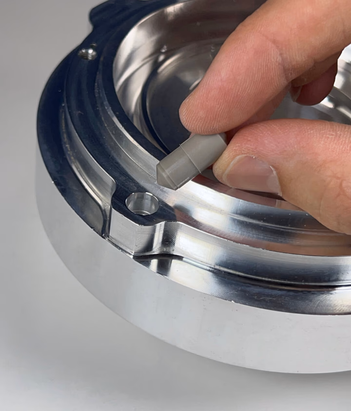 由F85制作的盖子