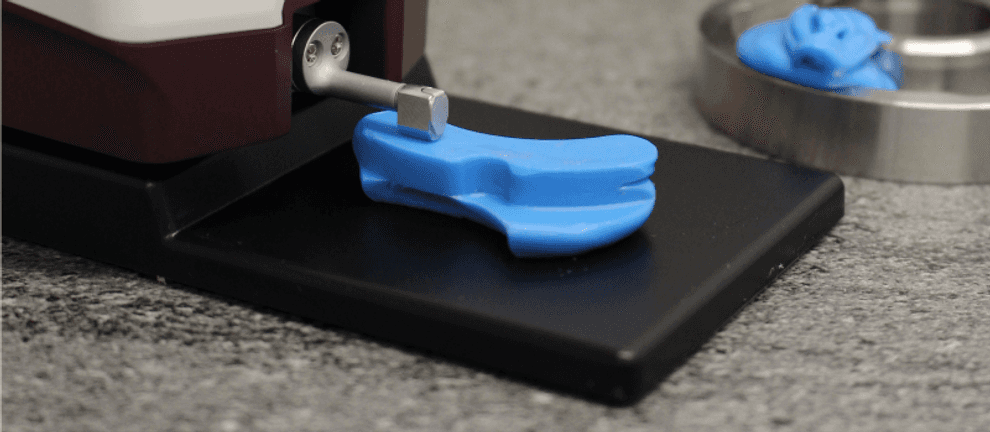 Contrôle de rugosité indirect avec le Plastiform P80 Ra et un rugosimètre