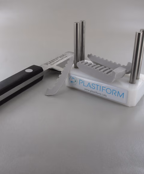 使用双刃切割刀切割的M70印模