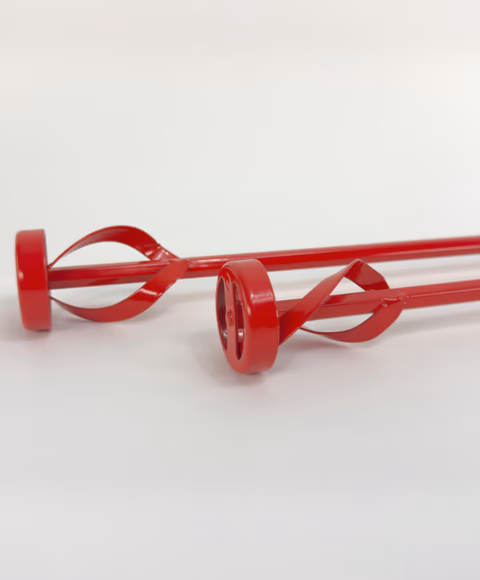 两支用于Plastiform产品的红色混合管