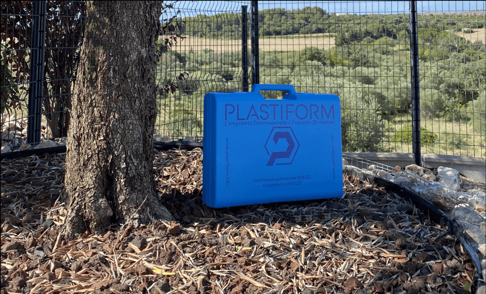 Maleta de produtos Plastiform ao ar livre em Montpellier, França