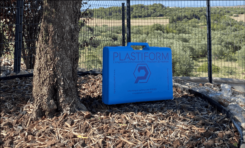 Maleta de produtos Plastiform ao ar livre em Montpellier, França